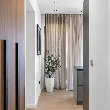Stunning In With Kitchen *