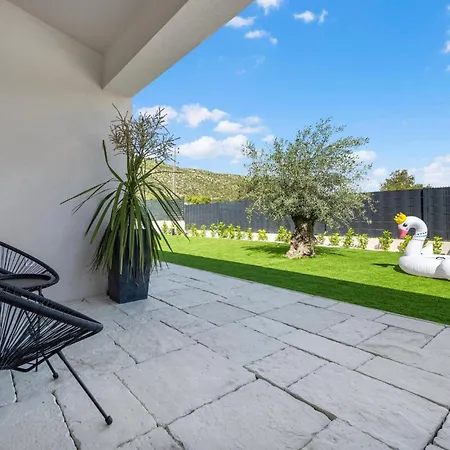 Stunning In With Kitchen Сasa de vacaciones