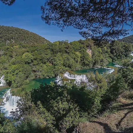 Stunning In With Kitchen Сasa de vacaciones Šibenik