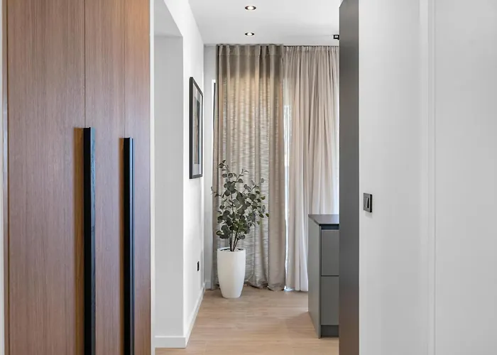 Stunning In With Kitchen *