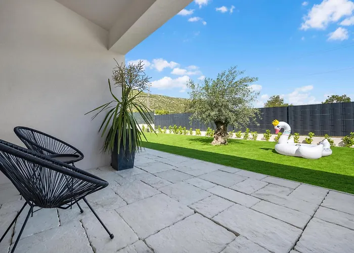 Stunning In With Kitchen Feriehus