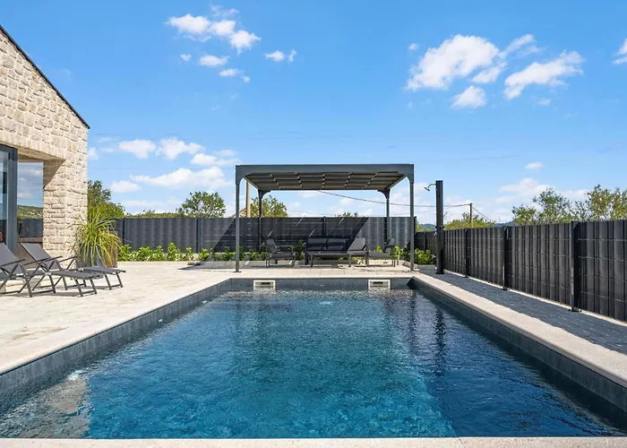 Stunning In With Kitchen * Šibenik