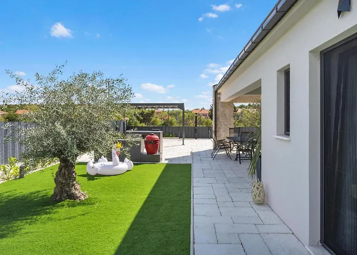 Stunning In With Kitchen Feriehus *