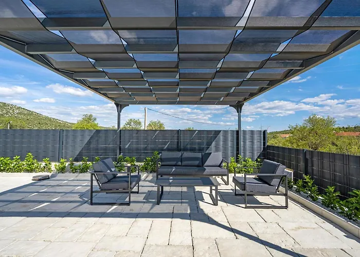 Holiday home Stunning In With Kitchen